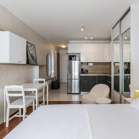 Blue 2 Luxury شقة سبليت